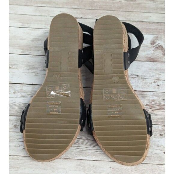 Journee Collection Womens Size 7 Black Open Toe Wedge Heel Slingback Sandal - Picture 9 of 10